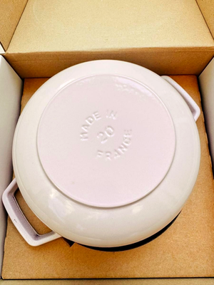 STAUB x Hello Kitty Japanese pot 20cm Sorbet Rose Pink Cast Iron