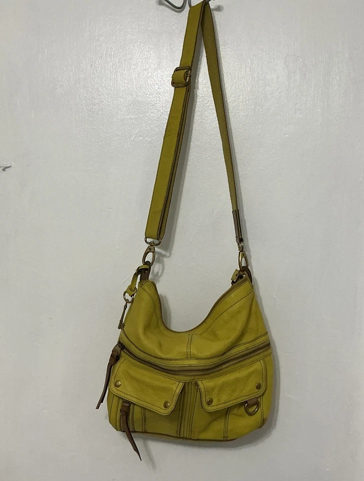 Bolso de hombro Fossil grande amarillo Morgan Foto 2 de 4