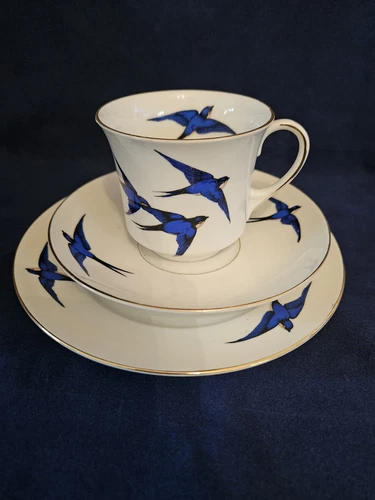 Blue Bird China 2 tazas de té, platillo, 2 platos laterales Checoslovaquia dorado años 30 - Imagen 1 de 14