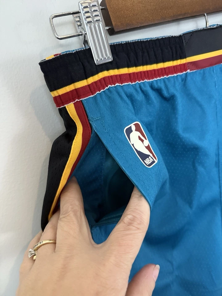 Youth Detroit Pistons Nike Teal Hardwood Classics Swingman Shorts Sz 10/12 Retro - Image 4 of 4