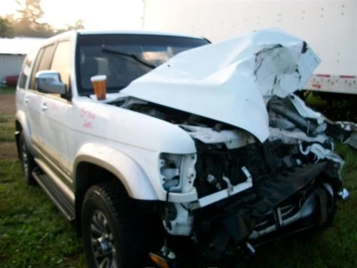 Driver Side View Mirror Power Chrome Fits 98-02 ISUZU TROOPER 386147