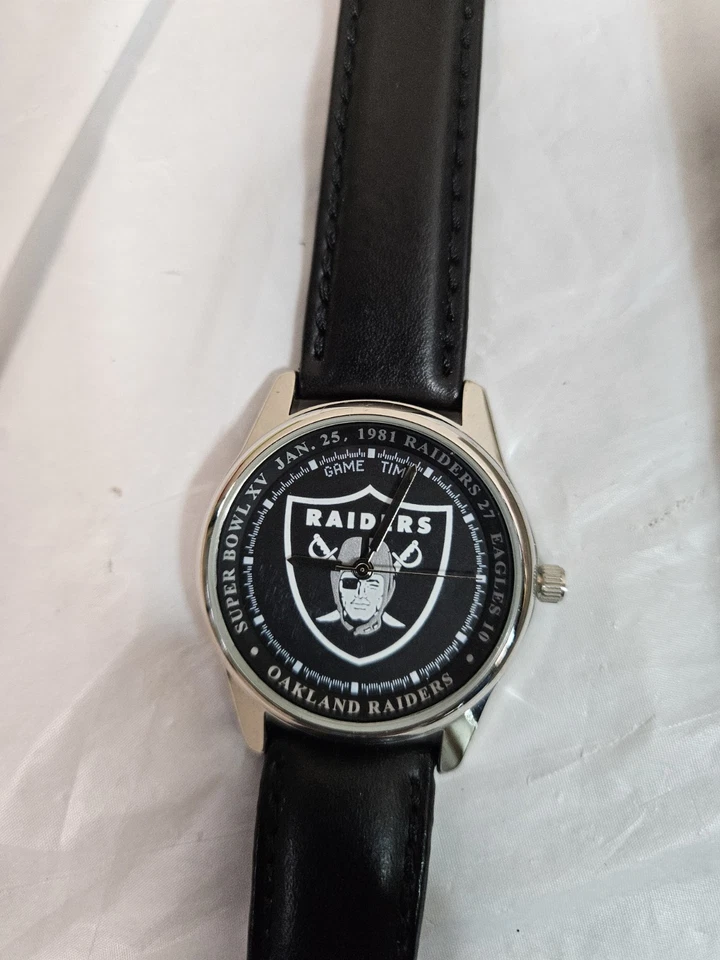 Reloj Victoria Oakland Raiders Super Bowl 1981 de colección con estuche y caja originales Foto 2 de 4