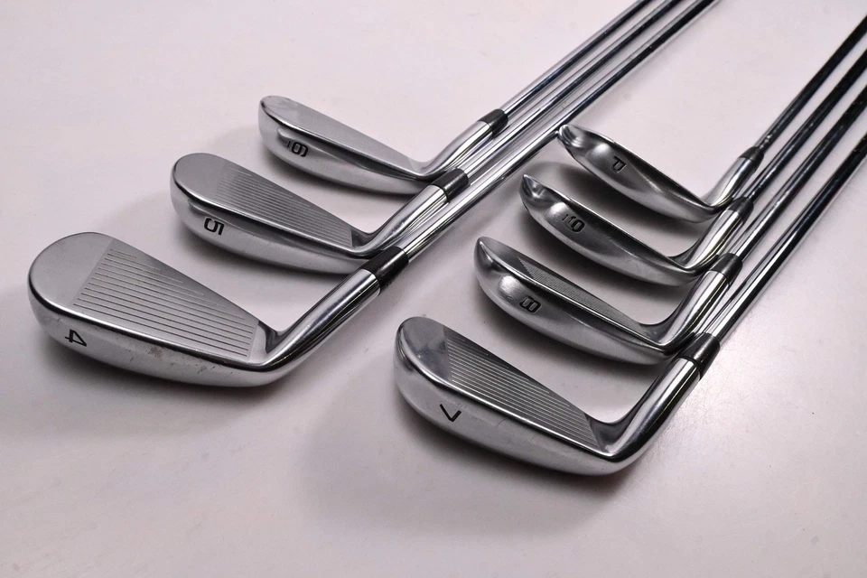 Mizuno JPX 800 Irons / 4-PW / Regular Flex Dynalite Gold XP R300 Shafts - Image 4 of 4