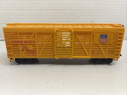 Modelo Powe Union Pacific RR 40' stock vagón de ganado tren #47736 escala HO amarillo arriba | Zustand: Used