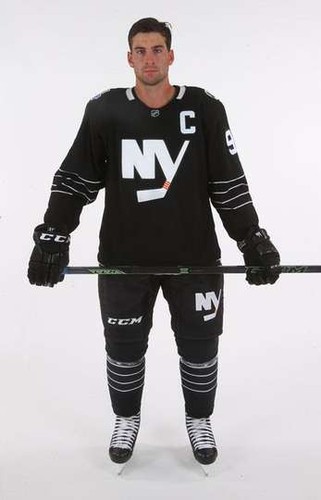 JOHN TAVARES SIGNED NEW YORK ISLANDERS 2015 3RD BLACK JERSEY PSA/DNA COA Z93296 - Picture 6 of 6