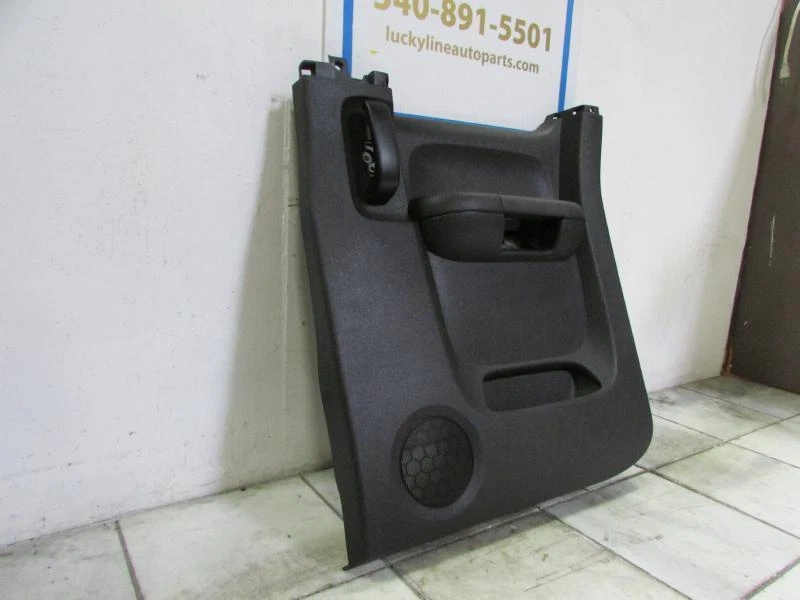PAINEL DE ACABAMENTO DE PORTA TRASEIRO Direito 07 08 09 10 11 12 13 GMC SIERRA 1500 - Imagem 2 de 3