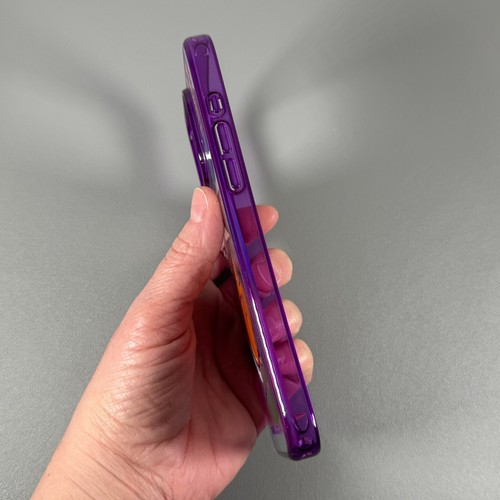 Funda diseñada para iPhone 16 PRO MAX: Pochita "Linda pero mortal" Holográfica - Imagen 9 de 15