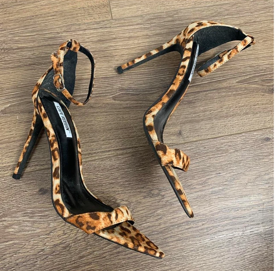 Para mujeres NUEVO Miss Lola Cheetah Leopardo Estampado Tirantes Hebilla Puntera Abierta Tacones, 7.5 Foto 2 de 4