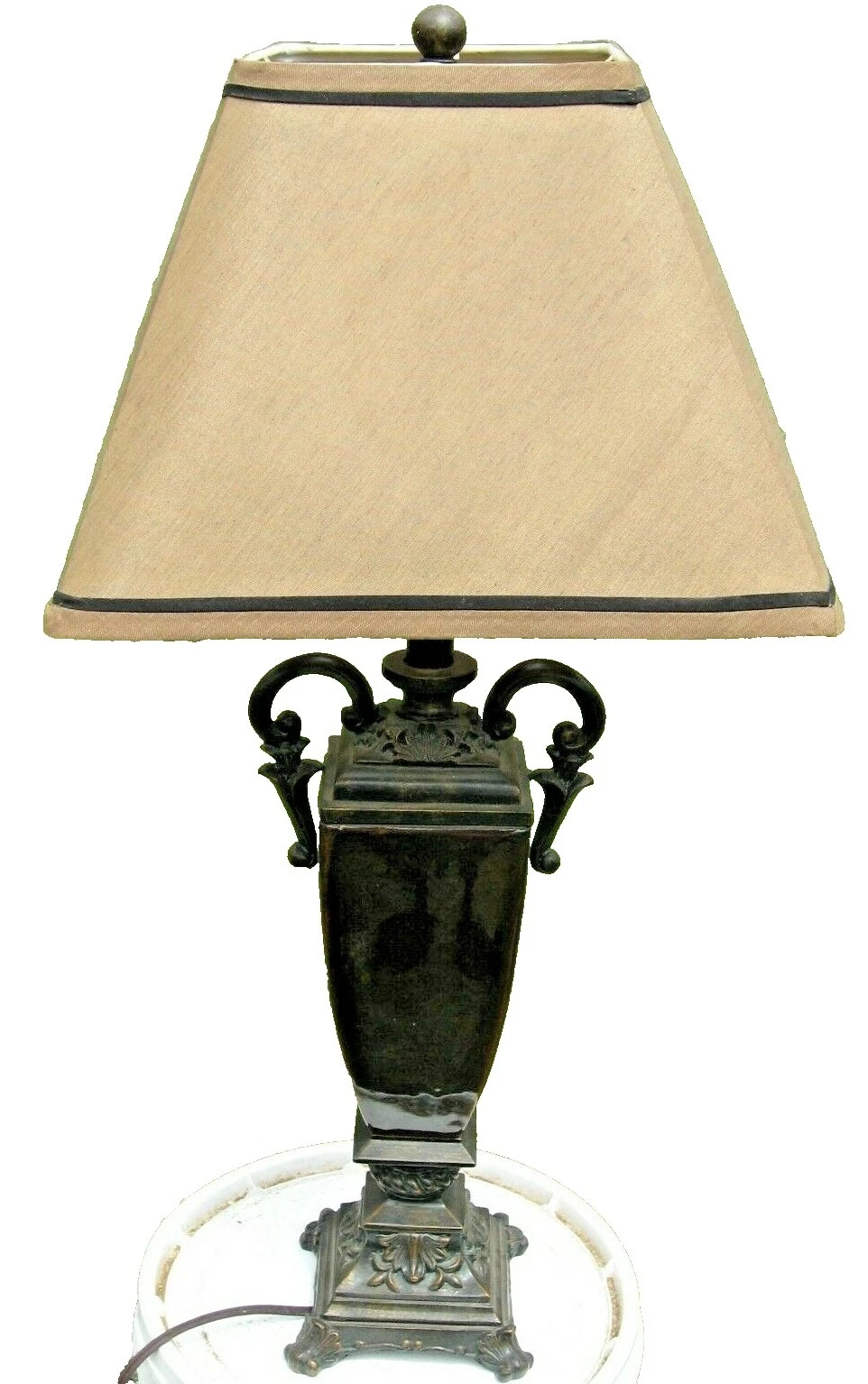 Керамические настольные лампы викторианской эпохи