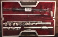 MAGNE/LOC Student Flute With Case And Cleaning Kit