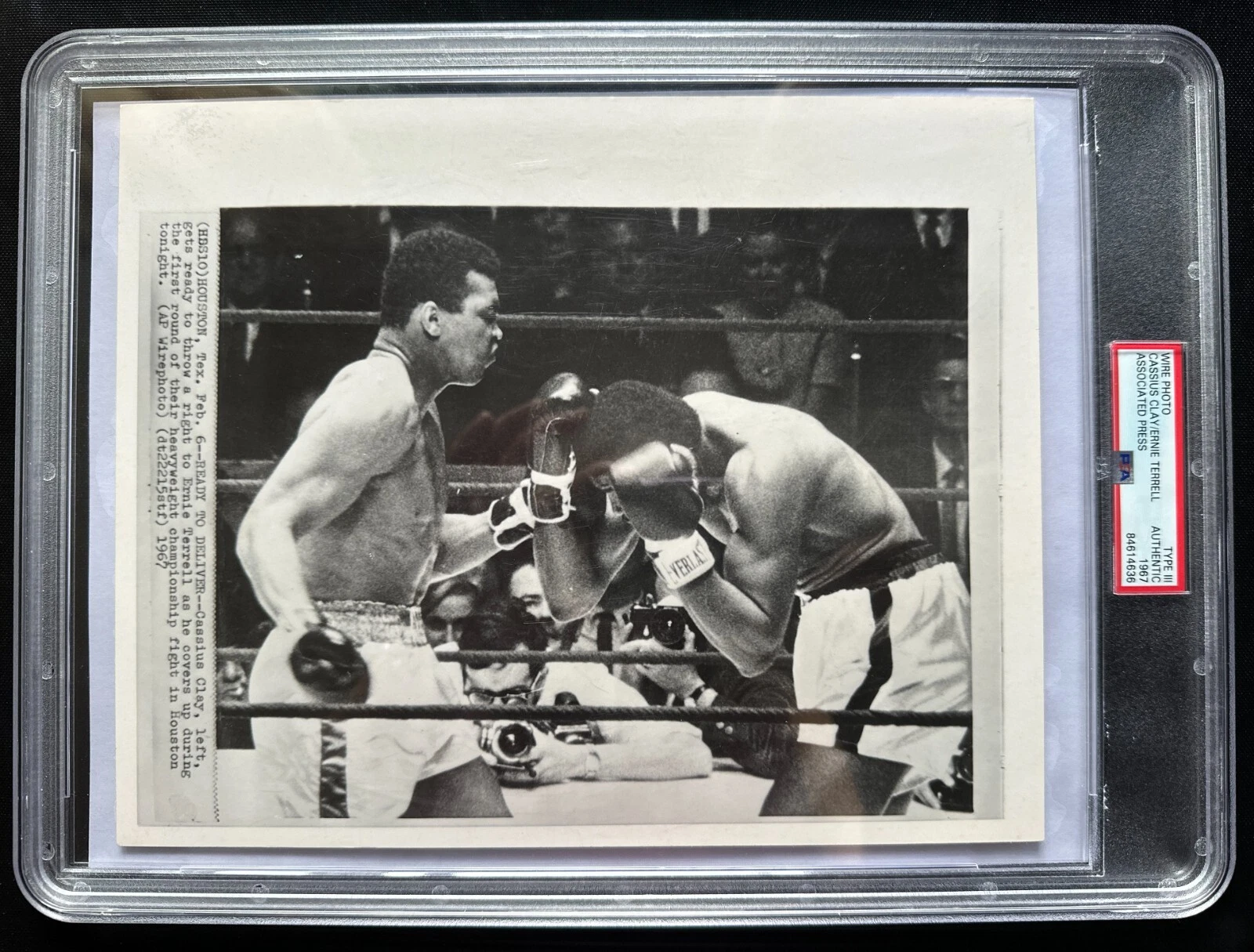1967年 タイプ3 Muhammad Ali v Ernie Terrell ボクシングワイヤー フォト PSA スラブ カプセル化 - 画像1/2