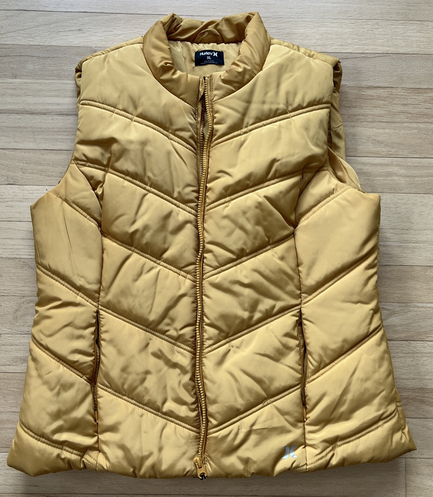Women’s Yellow Hurley Zip-up Lined Puffer Ski Vest Size X-Large Zip-up Pockets