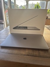 Apple MacBook Pro 15” 2017 i7 2.8GHz 16GB RAM 256GB SSD Radeon 555 Touch Bar