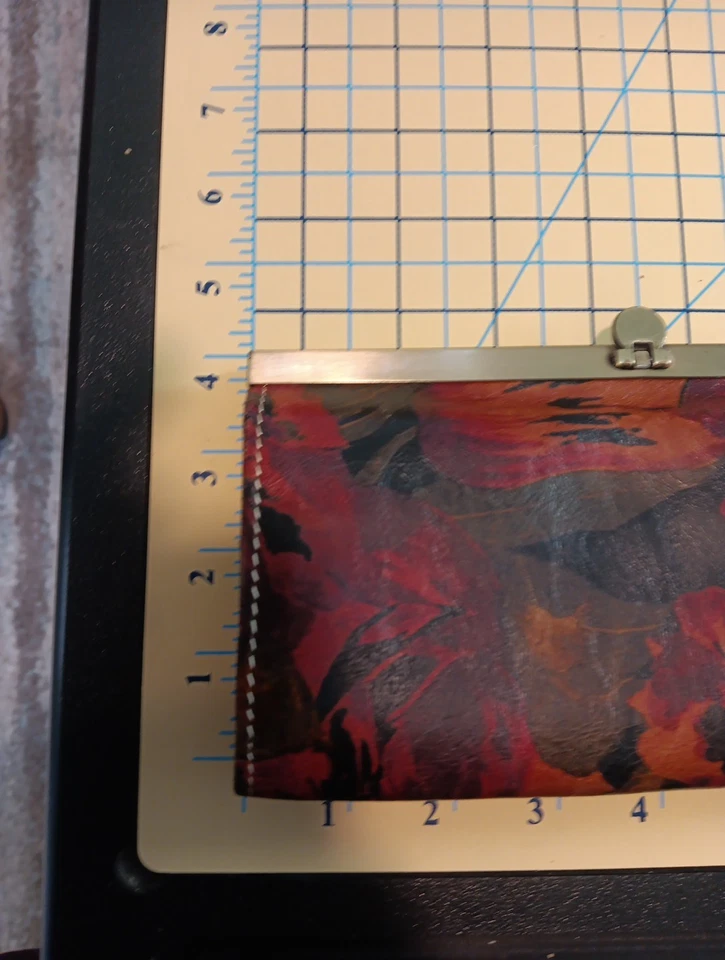 Patricia Nash Purse With Matching Wallet 14 In Wide 9 In Tall 5 In Deep - Image 4 of 4