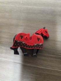 LEGO Horse Armored Red Barding From Set 70402 Gatehouse Raid Black Dragon Heads