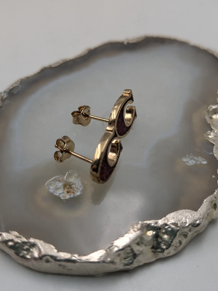 Pendientes de Diseñador Post Tono Dorado Esmaltados Brillo Rojo Logo Coach Nuevos sin Etiquetas Foto 2 de 4