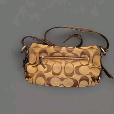 Coach Signature C 1026-F15171 Shoulder/Crossbody Bag Adjustable