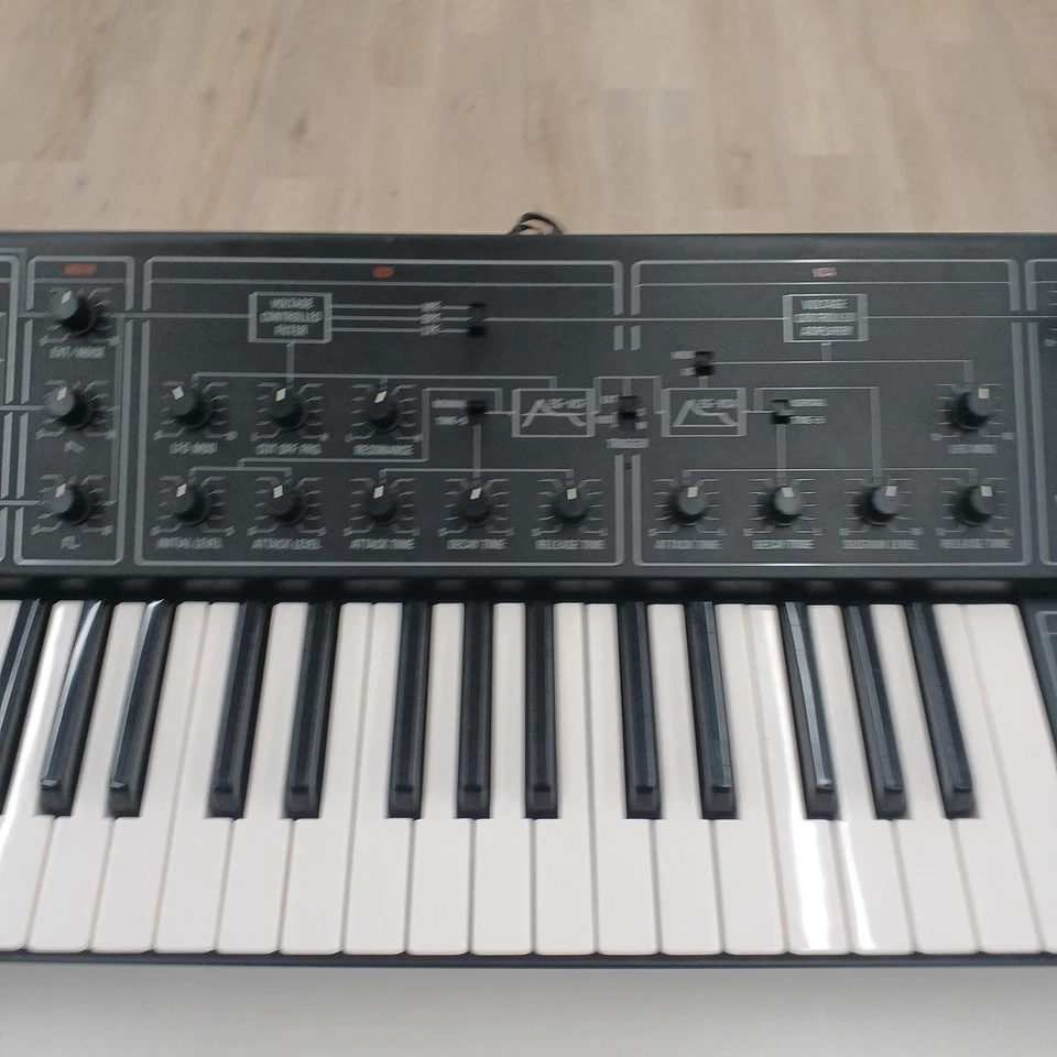 YAMAHA CS-10 37-Key Monophonic Analog Keyboard Synthesizer From Japan - Image 3 of 4