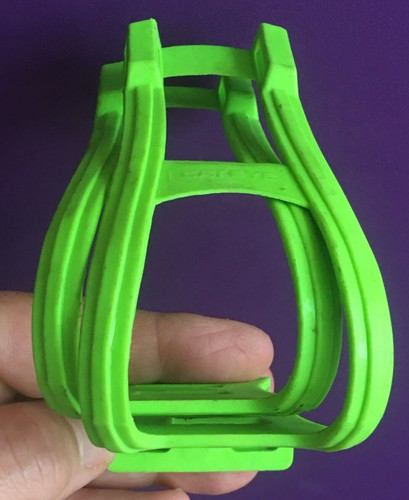 NEW OLD STOCK Vintage Early 1990s CAT EYE TC-200 NEON GREEN Toe Clips SHIPS FREE - Picture 2 of 6