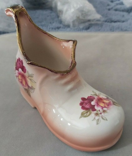Ceramic flower patterned ornamental collectors boot.. - Picture 8 of 9