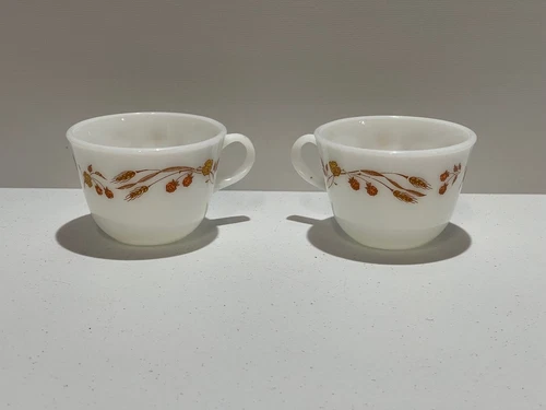 2 VINTAGE PYREX MILK GLASS 8OZ COFFEE CUP MUG WHEAT & RED BERRIES USA