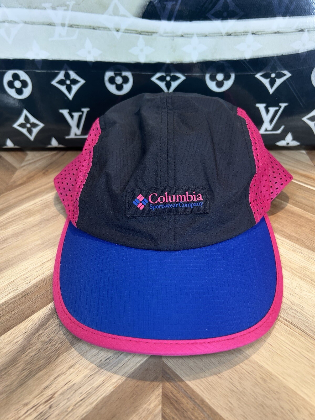 Columbia Bungee Cord Hat 90’s Pink Blue Black Very Rare 5 Panel Kith OSFA