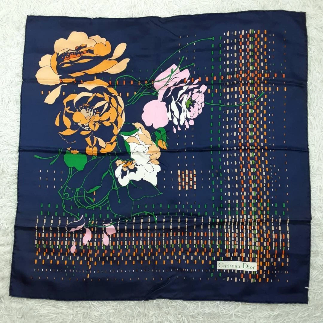 Authentique foulard Christian Dior vintage motif fleurs bleu marine 77 x 77 cm du Japon