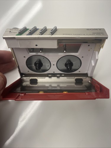 Reproductor de casete estéreo portátil inalámbrico gris Sony WM-10 de colección - para piezas - Imagen 11 de 12