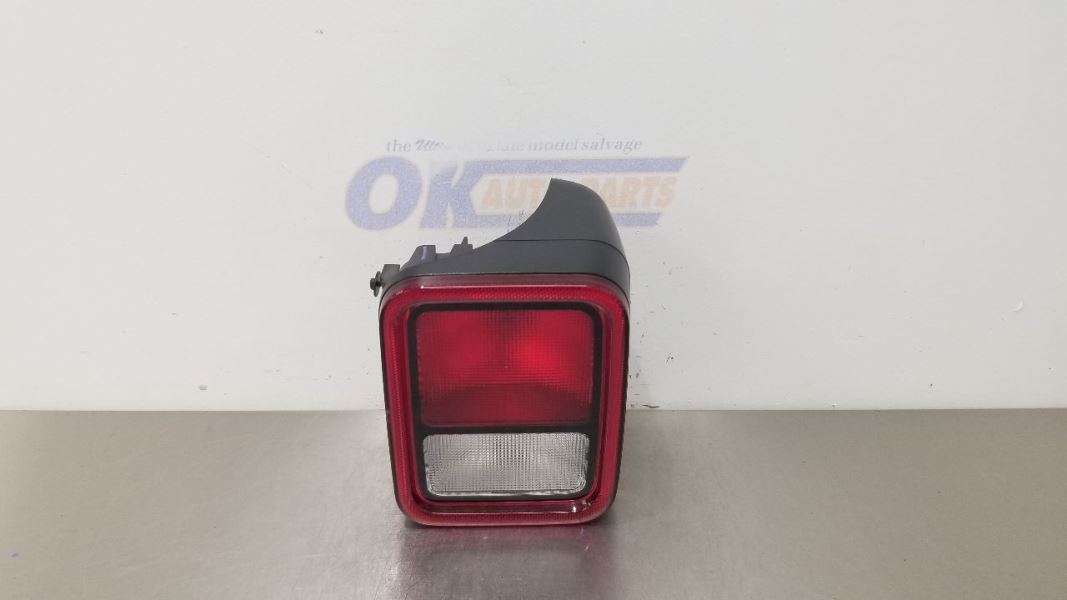 24 JEEP GLADIATOR TAIL LIGHT LAMP RIGHT PASSENGER LED
