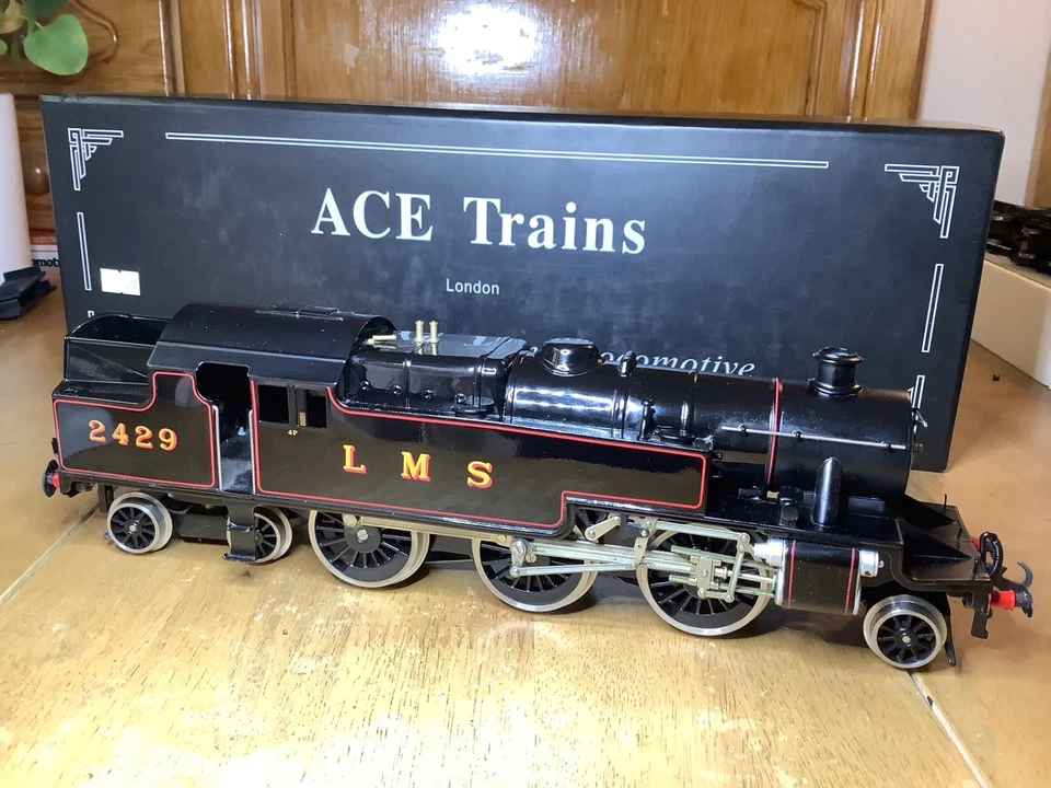 Ace Trains O Gauge E8 2 or 3 Rail LMS Black 2-6-4 Stanier 4P Tank Loco 2429 - Image 2 of 4