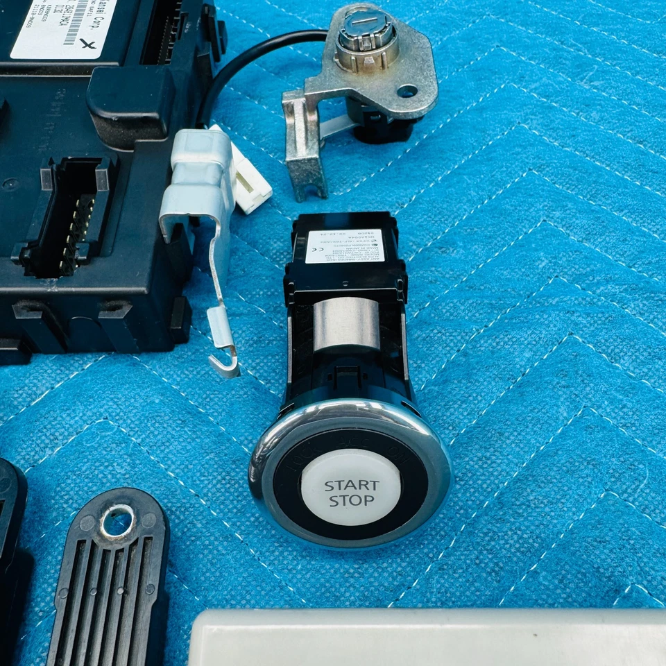 2011–2013 Infiniti M56 Immobilizer ECU BCM Key Set w/ Ignition Lock & Start/Stop - Image 4 of 4