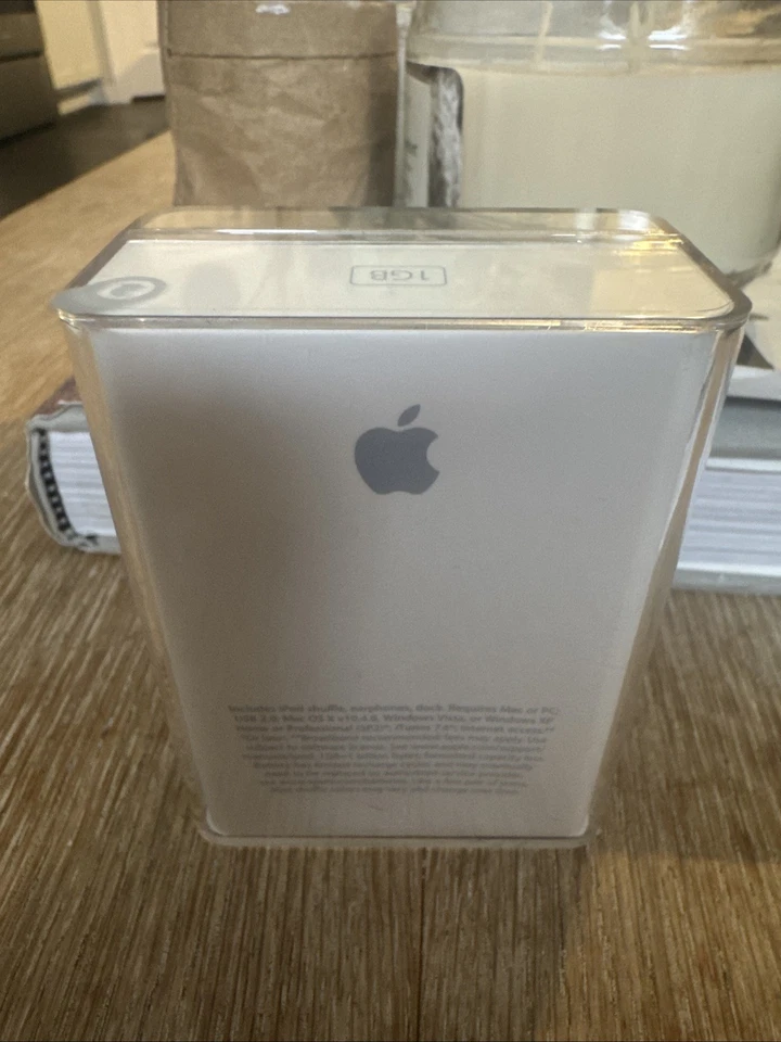 BRAND NEW SEALED Apple A1204 1GB 2nd Generation iPod Shuffle - Silver SKU-PVTE - Image 2 of 4