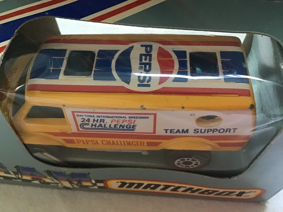 MATCHBOX TEAM CONVOY - KENWORTH PEPSI CHALLENGE 3 PIECE SET 1984 - BOXED - Image 3 of 4