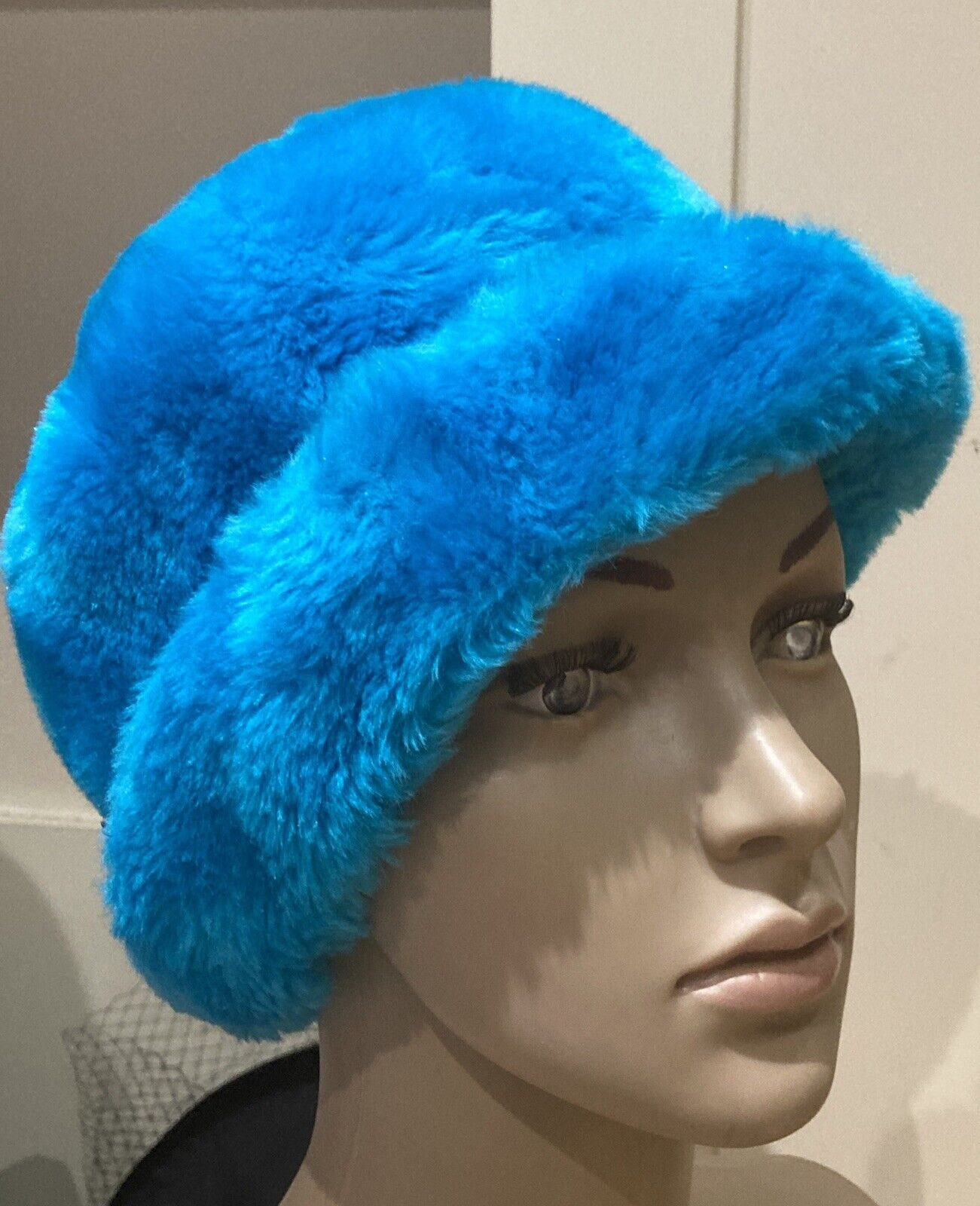 Vintage 1960s/Early 1970s Turquoise Faux Fur Hat, Size Medium 7