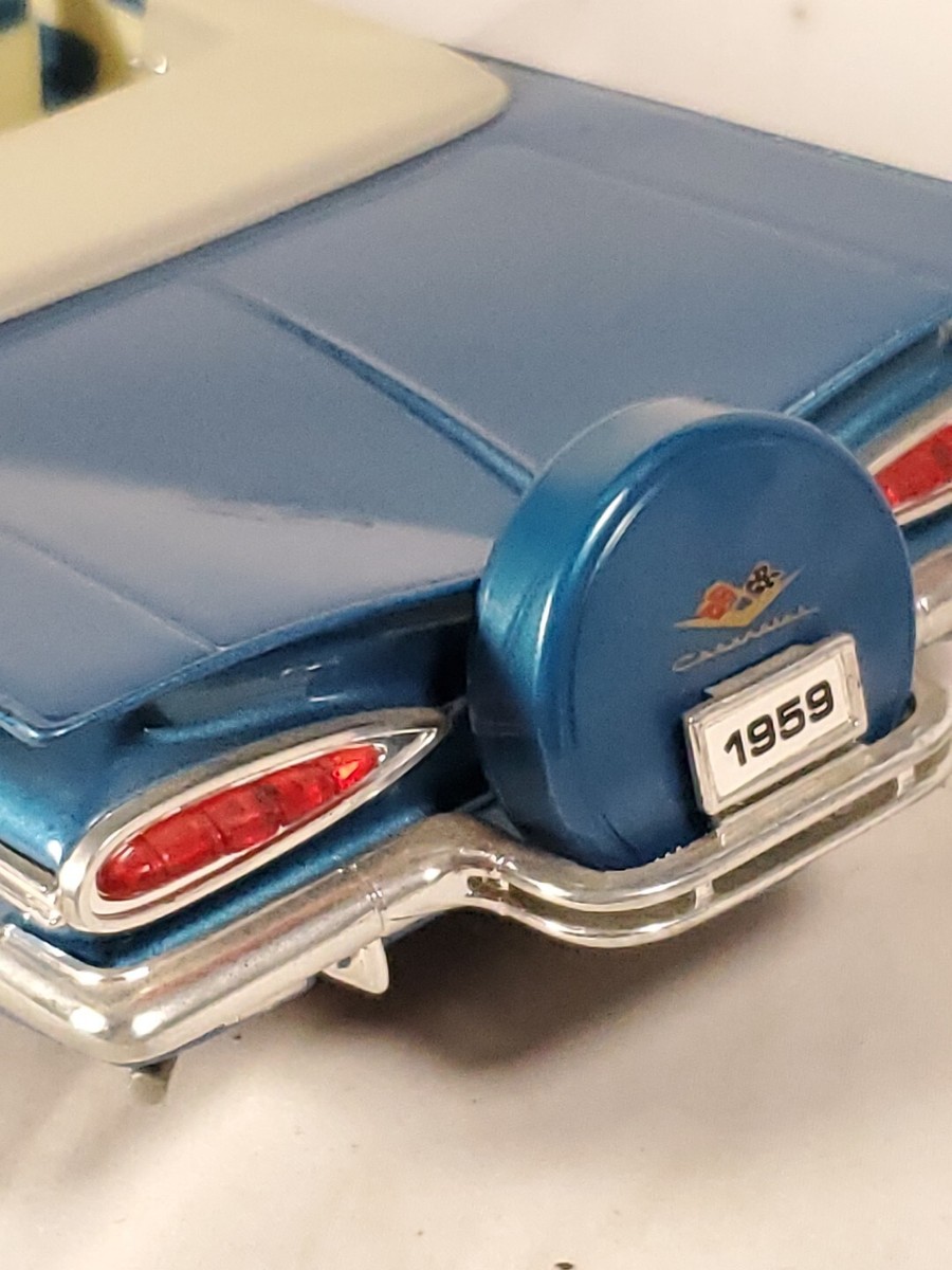 Road Legends 1959 Chevrolet Impala Convertible Blue 1:18 Die Cast