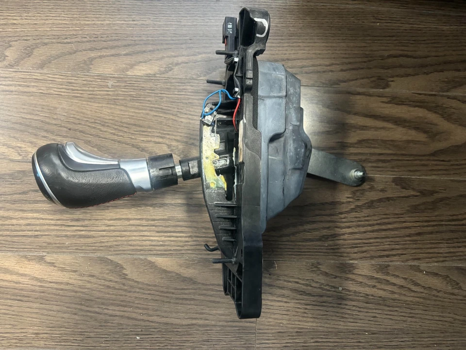 OEM 2014-2019 Chevrolet Corvette C7 Automatic Transmission Gear Shift Assembly - Image 2 of 3
