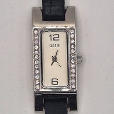 Oasis Ladies Watch B673 Rectangular Crystal Bezel New Battery Working