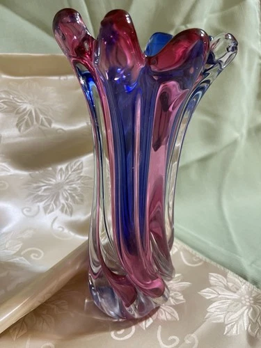 Murano Style Hand Blown Twisted Art Glass Swirl Vase Pink Blue Swung Design