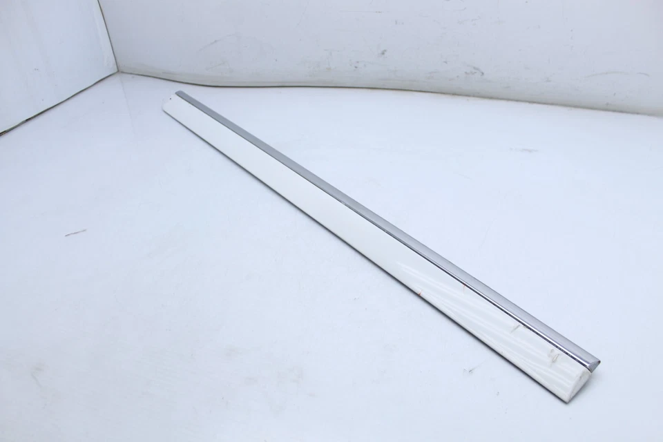 AUDI A8 2004-2007 PUERTA LATERAL PASO TRASERO DERECHO MOLDURA CENTRAL U0407 Foto 3 de 4