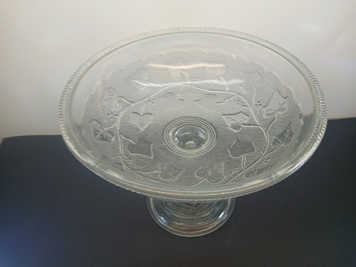 Antique McKee Glass 'Leaf & Vine' Pressed Glass Serving Bowl-No Lid - Picture 5 of 6