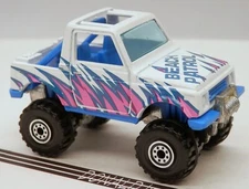 Hot Wheels Suzuki Samurai White/Blue "Beach Patrol" 4x4 - Road Roller 1/64 Scale