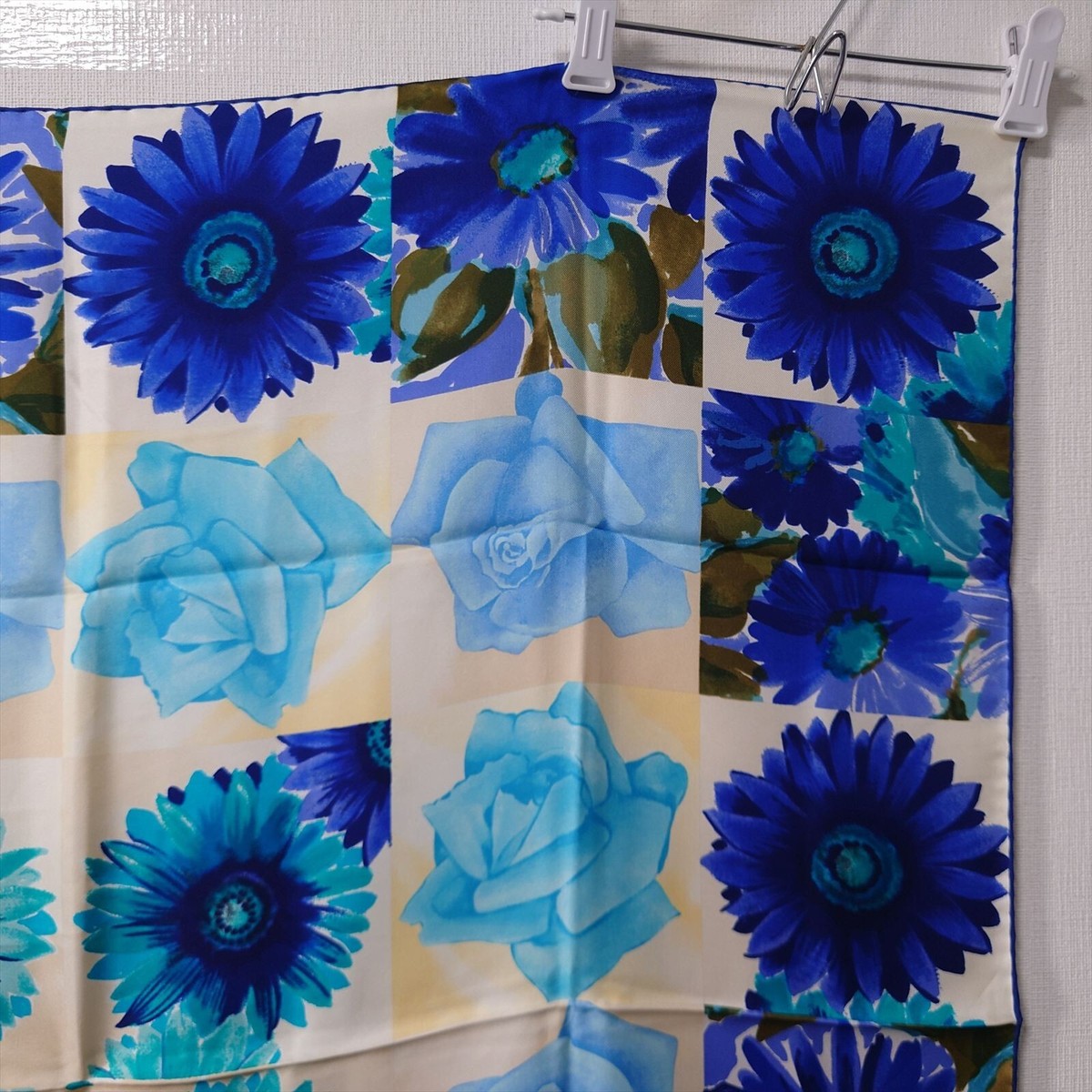 Gucci large scarf Silk Scarf 86cm 33″ bandana flower blue | eBay