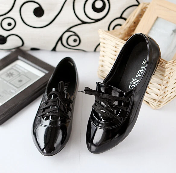 Fashion Women's Oxfords Lace Up Faux Patent Leather Flat Casual Pointed Toe Shoe - Image 2 of 4