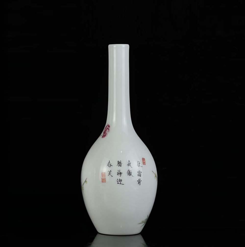 OLD RARE CHINESE FAMILLE ROSE VASE WITH QIANLONG MARKED OLD RARE CHINESE FAMILLE ROSE VASE WITH QIANLONG MARKED