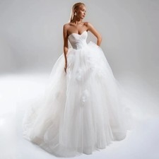 Sweetheart 3D Floral Lace Ball Gown Wedding Dresses Strapless Train Bridal Gowns