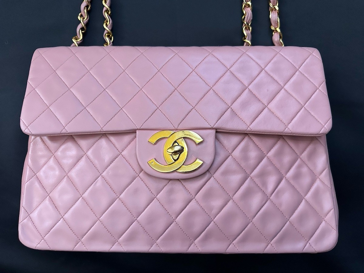 CHANEL ヴィンテージ　ピアノ　バッグ　ピンク Chanel Vintage Maxi Flap Bag Pink Lambskin Gold 24k Hardware RARE