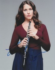LOLA KIRKE.. Mozart In The Jungle's Hailey - SIGNED