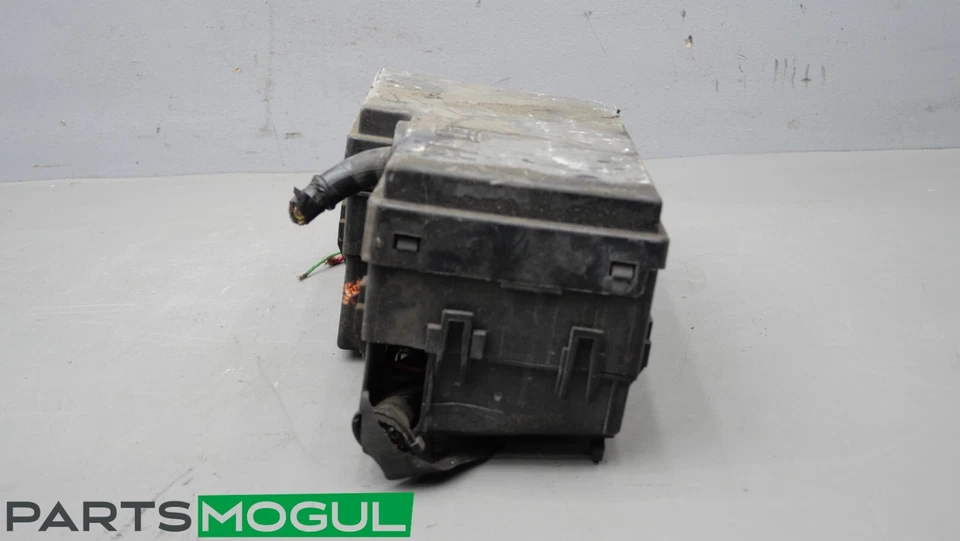 2007-2008 Volvo C30 C70 Fusebox Fuse Box Relay Module 8688040 OEM - Image 4 of 4