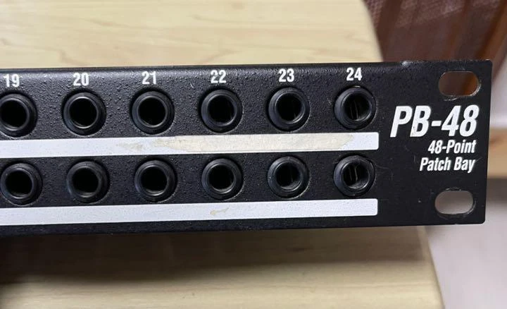 dbx PB-48 Professional Products 48-Point Patch Bay 8-jack Phone 3P Connection - Image 2 of 3
