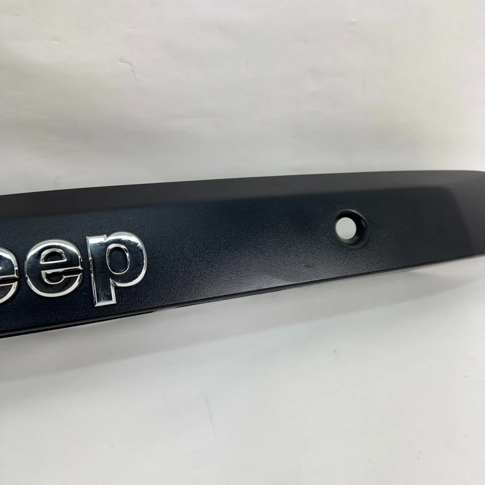 Moldura de alça traseira 0ZH34RXFAK Jeep Compass ou Patriot fabricante de equipamento original 2007 - 2017 - Imagem 4 de 4